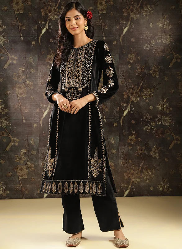 Luxury Fashion Discounts Black Heavily Embroidered Party-wear Velvet Kurta