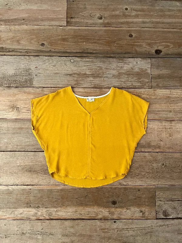 Unbeatable Prices Dolman Top in Mustard Challis