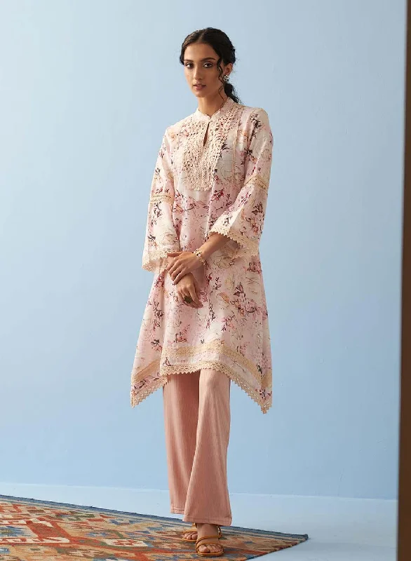 Fashion Forward Femininity Pink Floral Printed Loose Fit Kurta with Lace Inserts