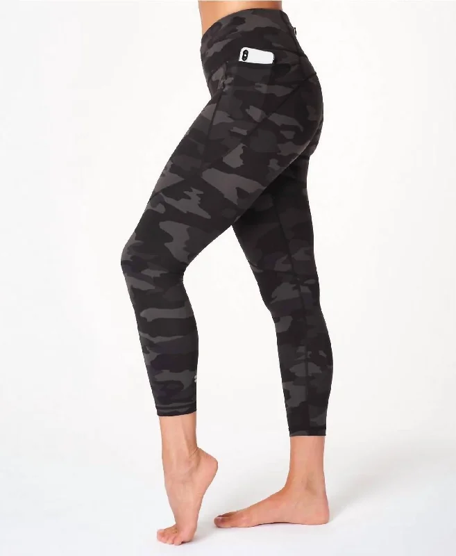 Power 7/8 Workout Legging In Black Camo